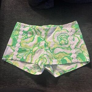 EUC Lilly Pulitzer Liza Shorts Size 00 Resort White Heart Breakers Green